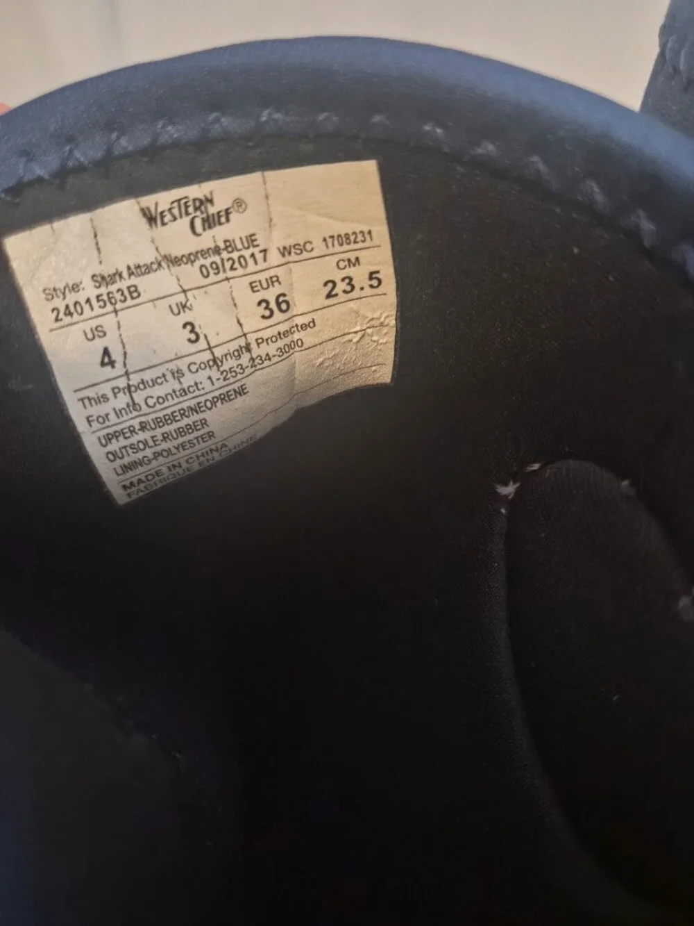 Western Chief Shark Rain Boots BOYS SIZE 4